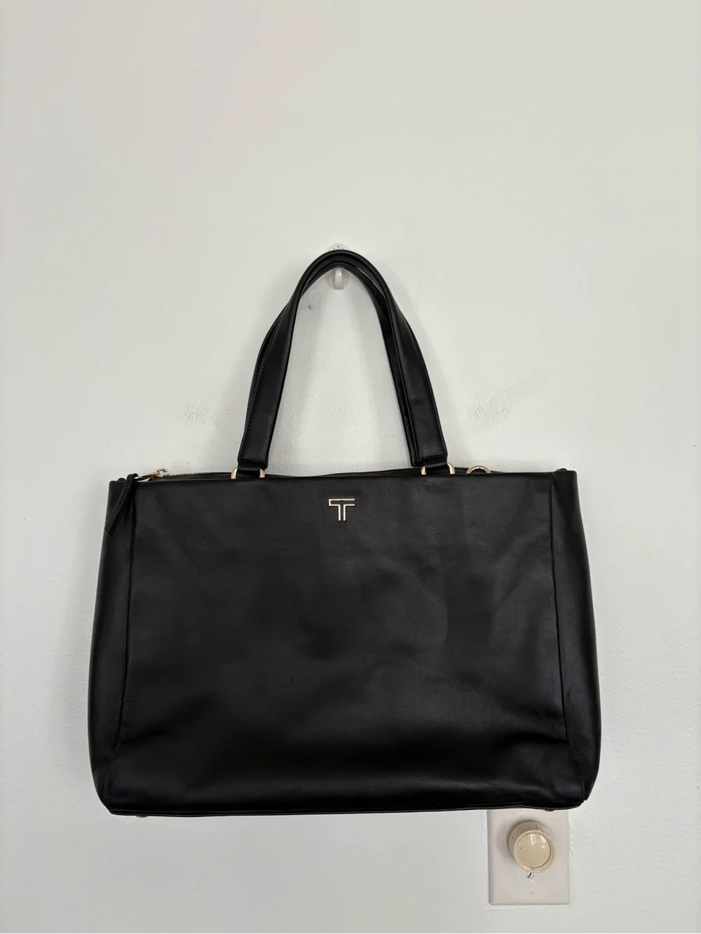 Tumi || Voyageur Vail Tote Medium Black Leather Light Gold‎ Hardware
